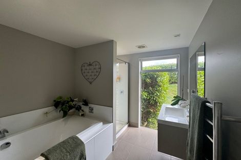 Photo of property in 121 Butcher Road, Pukekohe, 2120