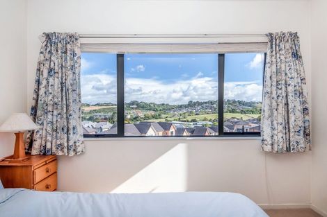 Photo of property in 20/22 Northcross Drive, Oteha, Auckland, 0632