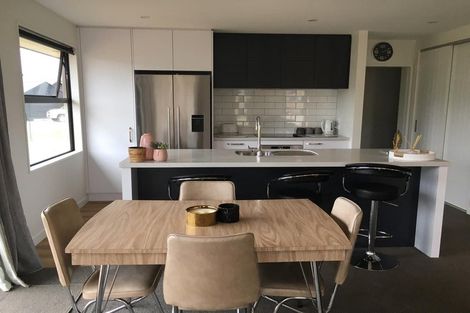 Photo of property in 13 Pennycook Place, Lake Hawea, 9382