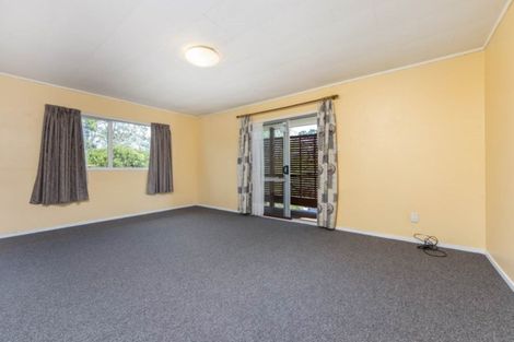 Photo of property in 25 Katrina Place, Massey, Auckland, 0614