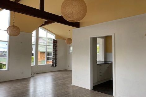 Photo of property in 1/32 Prince Regent Drive, Half Moon Bay, Auckland, 2012