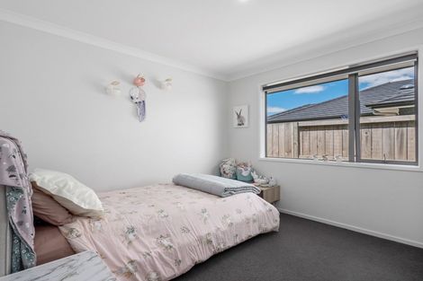 Photo of property in 5 Livingstone Drive, Papamoa Beach, Papamoa, 3118