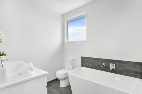 Photo of property in 16 Dunoon Place, Woolston, Christchurch, 8062