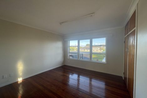 Photo of property in 377 East Coast Road, Mairangi Bay, Auckland, 0630