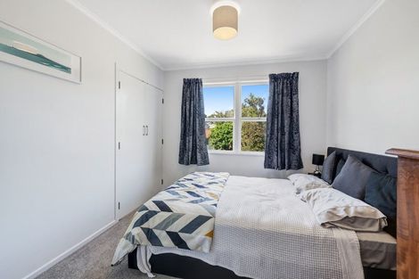 Photo of property in 39 Totaravale Drive, Totara Vale, Auckland, 0629
