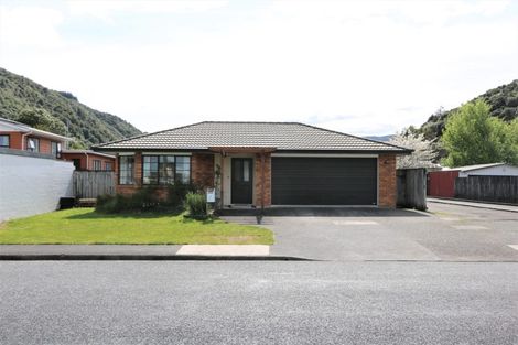 Photo of property in 6 Pokaka Street, Birchville, Upper Hutt, 5018