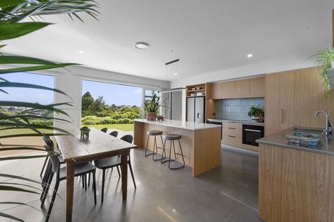 Photo of property in 5 Greenpath Lane, Hurworth, New Plymouth, 4310
