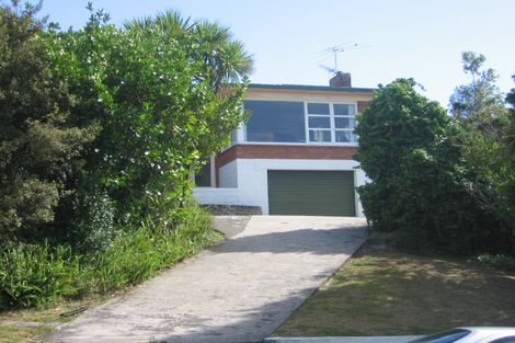 Photo of property in 4 Kororo Street, Northcote, Auckland, 0627