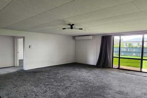 Photo of property in 37 Metcalfe Road, Ranui, Auckland, 0612