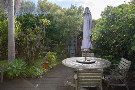 Photo of property in 3/23a Eversleigh Road, Belmont, Auckland, 0622
