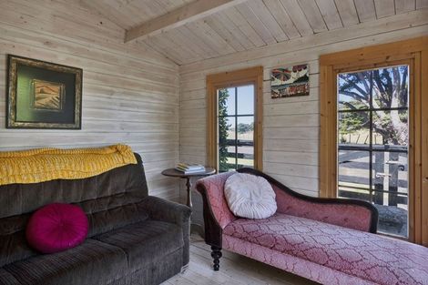 Photo of property in 23 Gibson Place, Patea, 4520