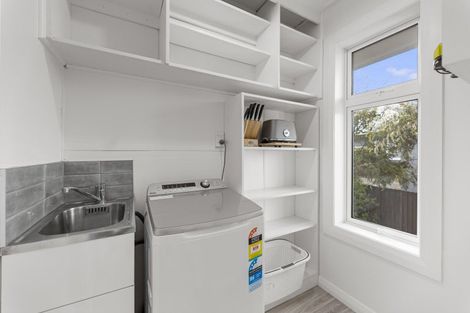 Photo of property in 9 Winston Place, Kew, Dunedin, 9012