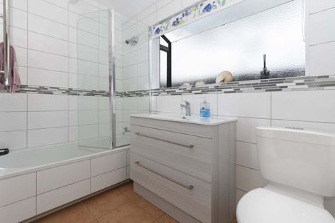 Photo of property in 9 Hinewa Road, Otumoetai, Tauranga, 3110