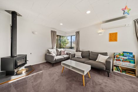 Photo of property in 21 Jasmine Grove, Maungaraki, Lower Hutt, 5010