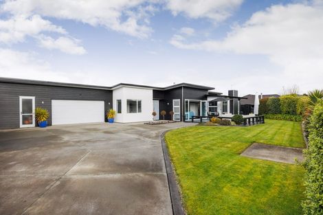 Photo of property in 59 Liberty Grove, Kelvin Grove, Palmerston North, 4414