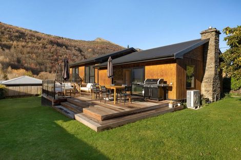 Photo of property in 67 Devon Street, Arrowtown, 9302