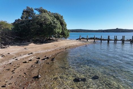 Photo of property in 106 Komiti Road, Tinopai, Matakohe, 0593