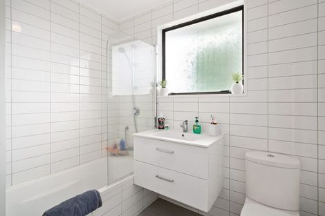 Photo of property in 43b Lyn Grove, Papamoa Beach, Papamoa, 3118