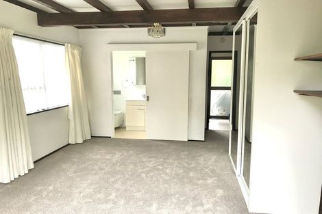 Photo of property in 2/5 Kegworth Place, Browns Bay, Auckland, 0630