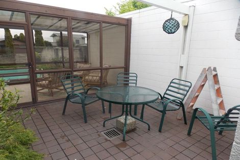 Photo of property in 4 Paradise Place, Milson, Palmerston North, 4414