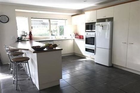Photo of property in 6 Newbliss Crescent, East Tamaki Heights, Auckland, 2016