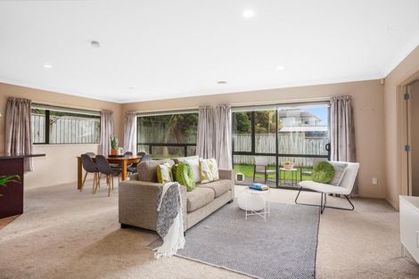 Photo of property in 9 Aspiring Terrace, Aotea, Porirua, 5024