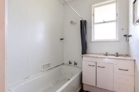 Photo of property in 12 Ropata Street, Kaiti, Gisborne, 4010