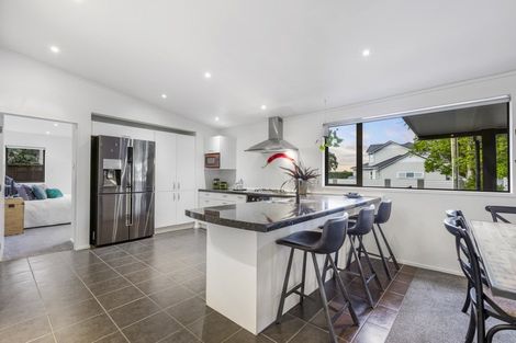 Photo of property in 2 Claude Road, Stanmore Bay, Whangaparaoa, 0932