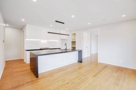 Photo of property in 11 Lewis Younie Road, Kumeu, 0810