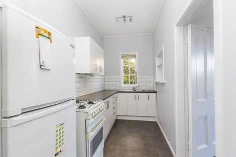 Photo of property in 6 Queens Drive, Kilbirnie, Wellington, 6022