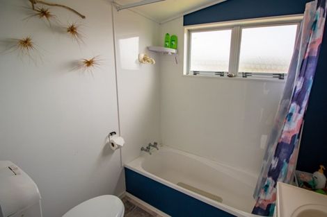 Photo of property in 18a Shortt Street, Foxton Beach, Foxton, 4815