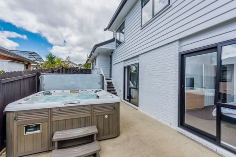 Photo of property in 11 Carnelian Court, Westgate, Auckland, 0614