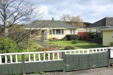 Photo of property in 17 Wellington Road, Wainuiomata, Lower Hutt, 5014