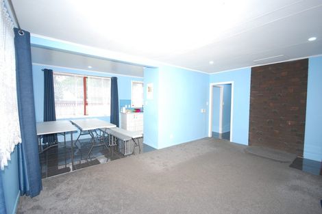 Photo of property in 2 Mcnaughton Avenue, Mangere East, Auckland, 2024