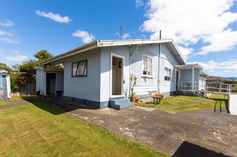 Photo of property in 2 Gladstone Street, Dannevirke, 4930