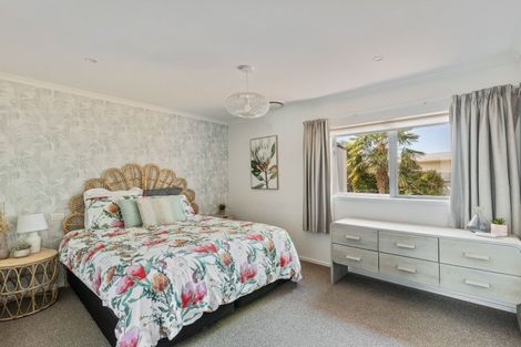 Photo of property in 2a Portland Drive, Highlands Park, New Plymouth, 4312