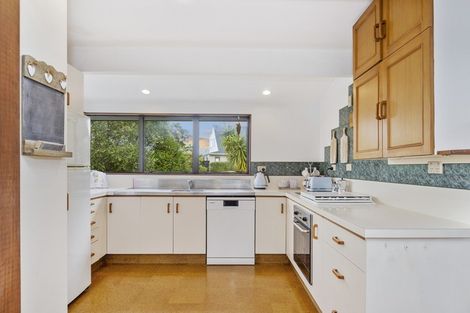 Photo of property in 18 Margaret Drive, Omokoroa, 3114