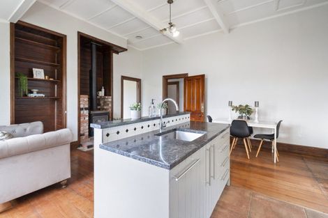 Photo of property in 66 Bridge Street, Bulls, 4818