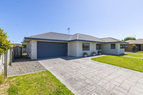 Photo of property in 3 Glen Loch Place, Paraparaumu, 5032