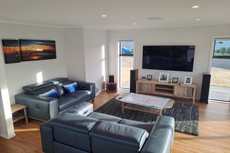 Photo of property in 39 Shoal Beach Road, Aramoana, Omakere, 4271