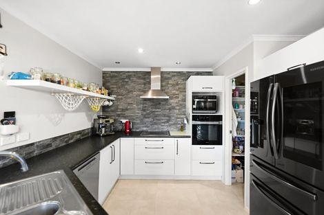 Photo of property in 35 Stoneleigh Drive, Chartwell, Hamilton, 3210