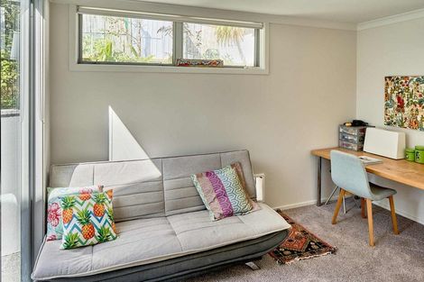 Photo of property in 25 Sunset Parade, Plimmerton, Porirua, 5026