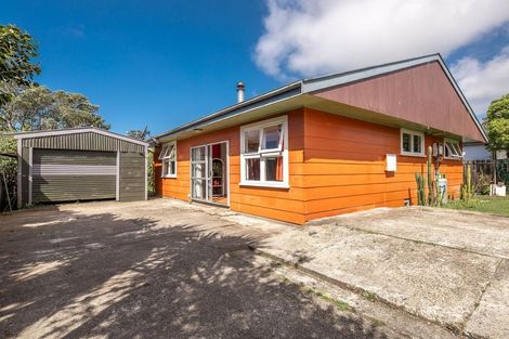 Photo of property in 11 Ngahue Crescent, Carters Beach, Westport, 7825