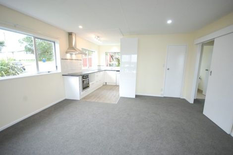 Photo of property in 1/98 Birkdale Road, Birkdale, Auckland, 0626