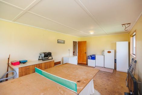 Photo of property in 1366 Rangiotu Road, Tiakitahuna, Palmerston North, 4477
