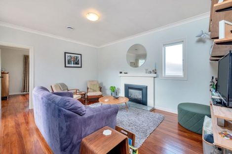 Photo of property in 1/46 Hillcrest Avenue, Hillcrest, Auckland, 0627
