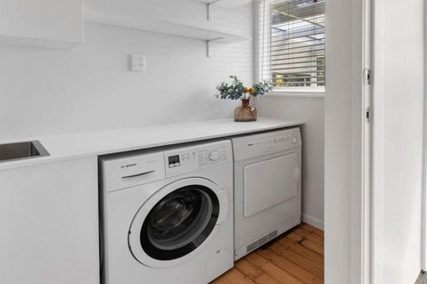 Photo of property in 2 Bellevue Road, Brookfield, Tauranga, 3110