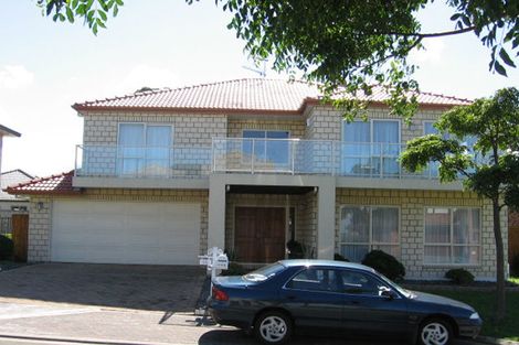 Photo of property in 18 Tollana Road, Te Atatu Peninsula, Auckland, 0610