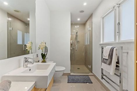 Photo of property in 130 Aberdeen Road, Campbells Bay, Auckland, 0620