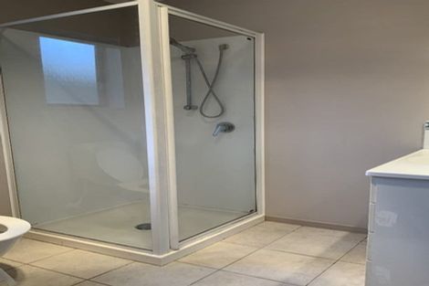 Photo of property in 5a Christina Avenue, Te Atatu South, Auckland, 0602